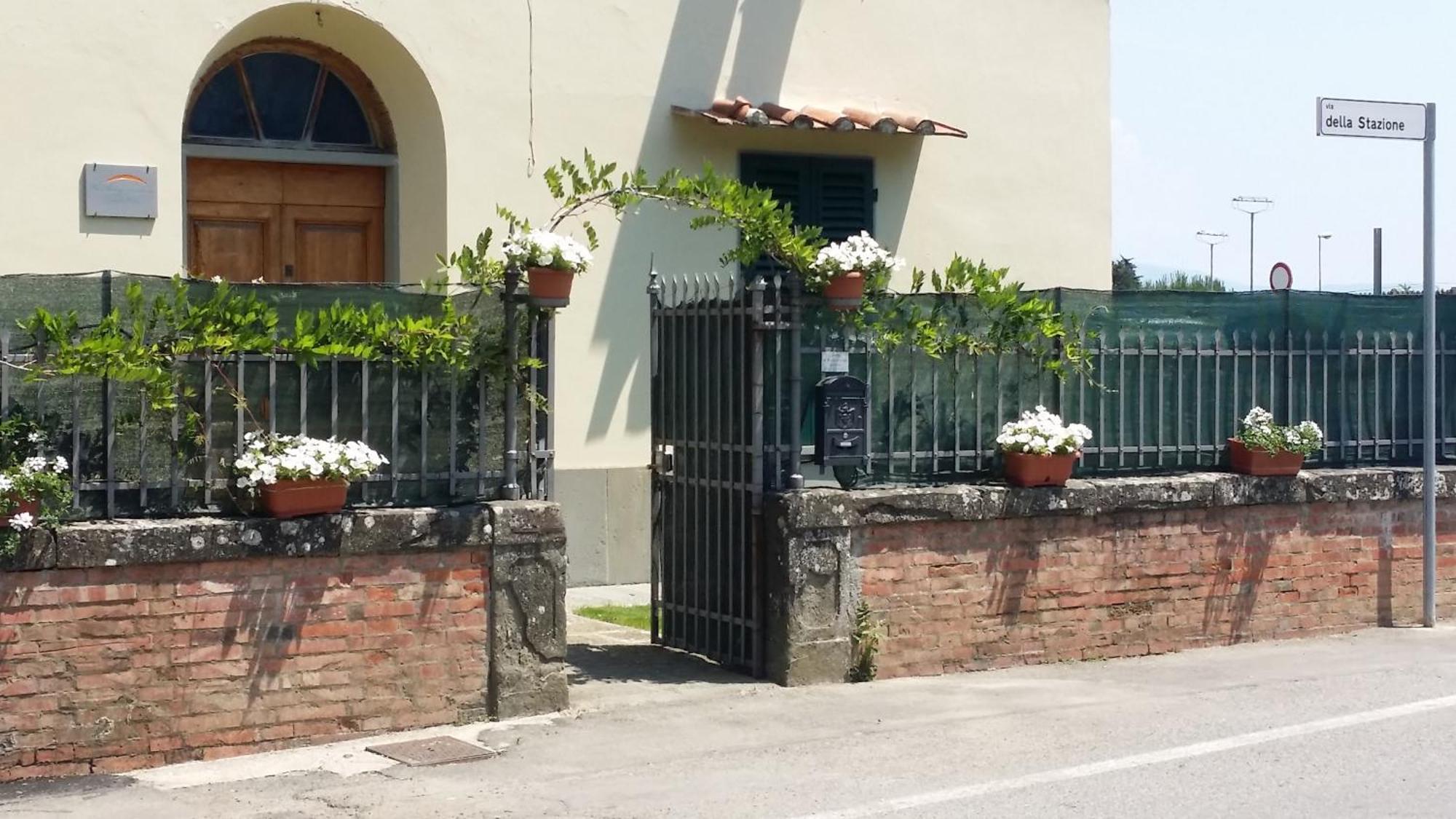 La Stazione Per Dormire Guest House Сан Пиеро а Сиеве Стая снимка